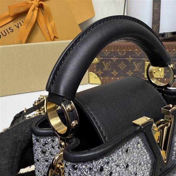 2026120164256772 830